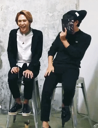 당하는 사람은 괴로운 친구습관.gif | 인스티즈