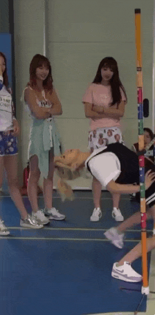 당하는 사람은 괴로운 친구습관.gif | 인스티즈