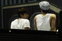 당하는 사람은 괴로운 친구습관.gif | 인스티즈