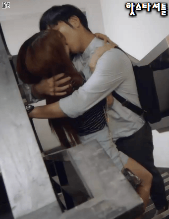 조현영 리얼 키스 레전드.gif | 인스티즈