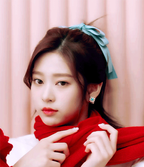 아이즈원 뮤비 김민주.gif | 인스티즈