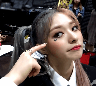 프로미스나인 f(x)레드라이트 커버무대 비하인드.GIF | 인스티즈