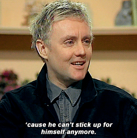 멤버 동상을 집 정원에다 데려다놓은 이유(feat. 퀸) | 인스티즈