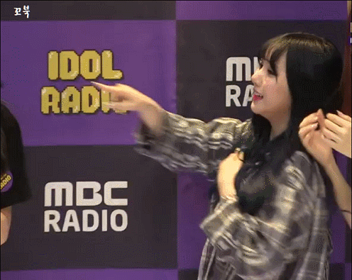 개난장판 여자친구 여름여름해.gif | 인스티즈