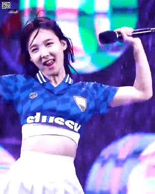 빗속의 나연쓰.gif | 인스티즈