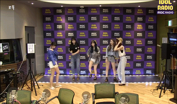 개난장판 여자친구 여름여름해.gif | 인스티즈