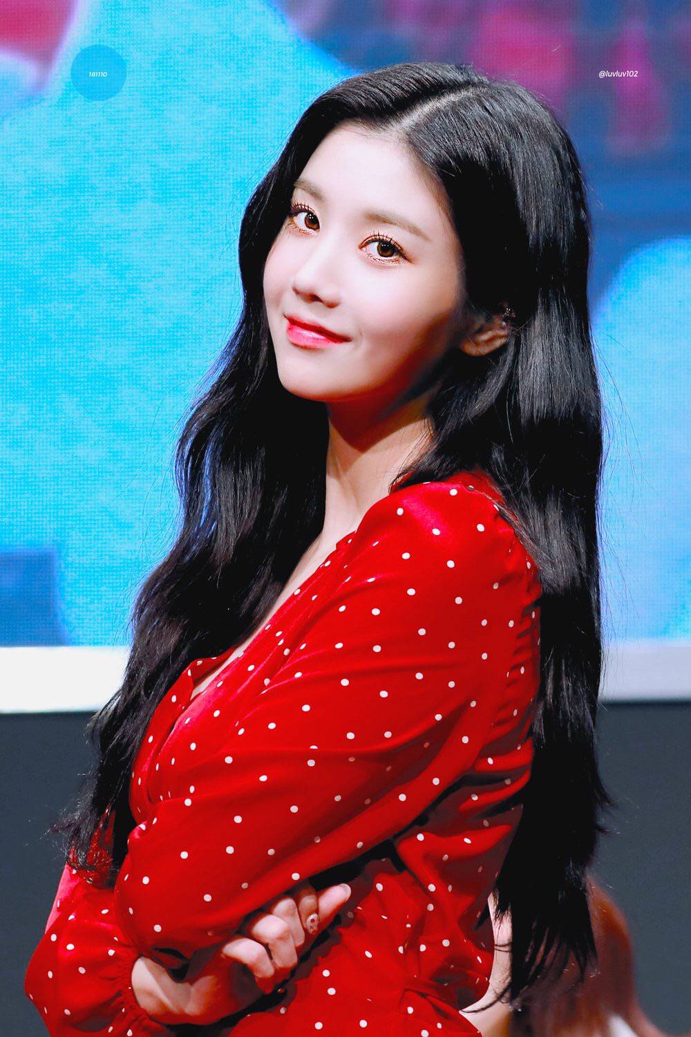 [아이즈원] 바람때문에 발이 시려워서 권은비 | 인스티즈