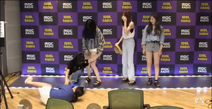 개난장판 여자친구 여름여름해.gif | 인스티즈