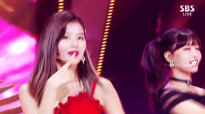 짱예로운 트와이스 사나 모음.jpgGIF | 인스티즈