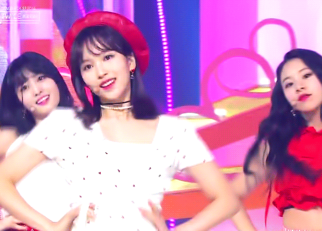 트와이스 애들 빨간 베레모 잘 어울리는듯 | 인스티즈