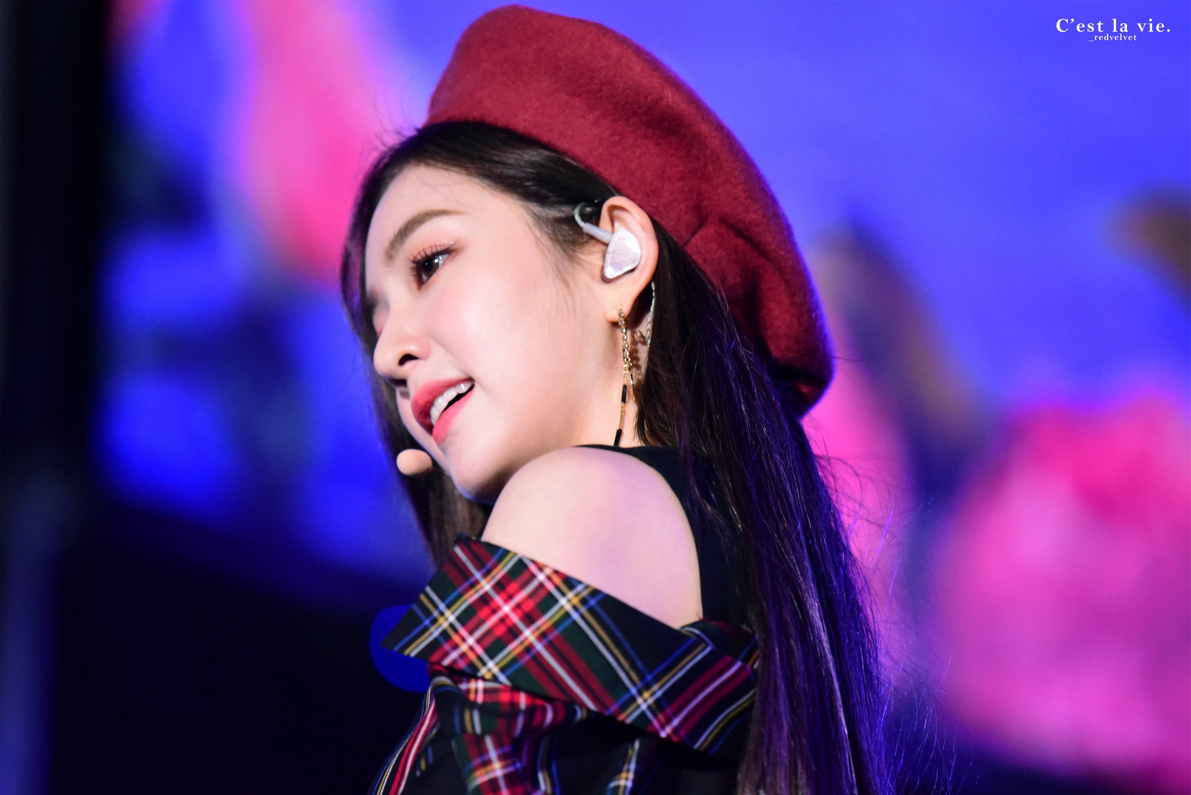 베레모가 잘어울리는 레드벨벳 아이린.jpgif | 인스티즈