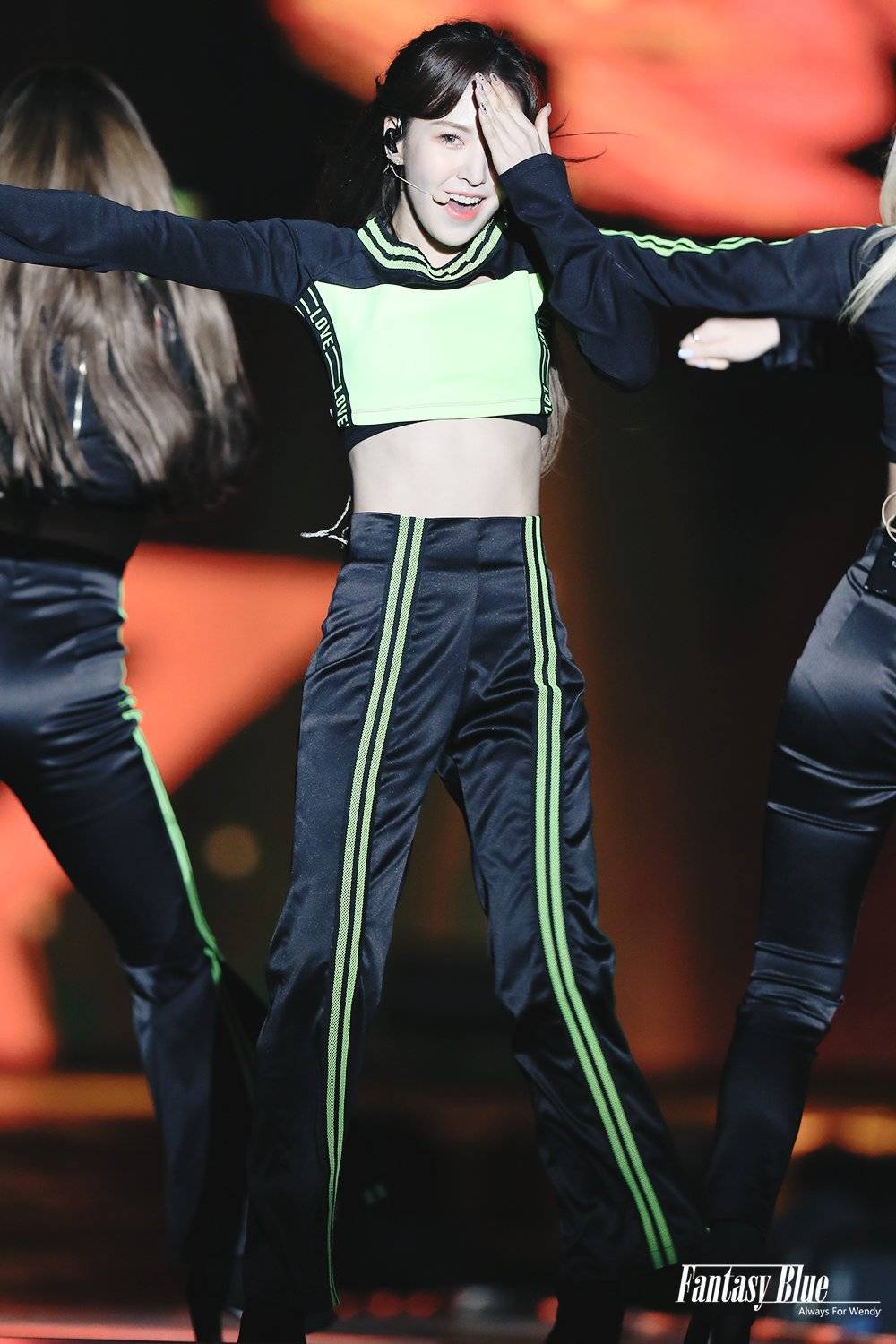 레드벨벳 웬디 형광색 | 인스티즈