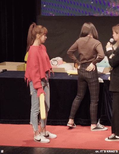 팬싸에서 무시무시하게 칼싸움하는 트둥이들 후덜덜........... | 인스티즈