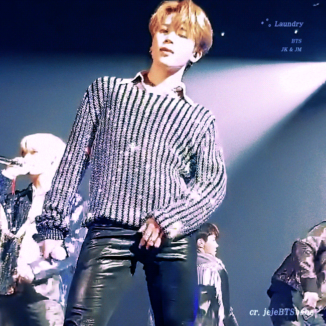 방탄소년단 지민 무대 위 표정 연기.jpgif | 인스티즈