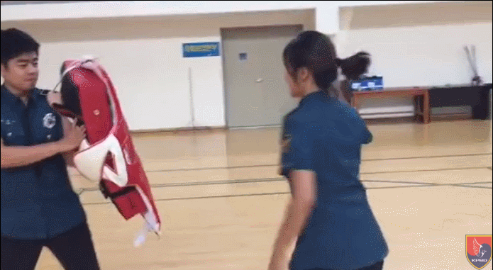 몽둥이찜질 레전드.gif | 인스티즈