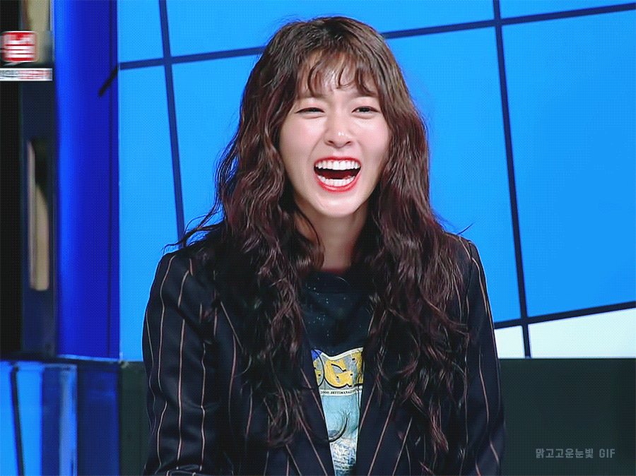 가로체널에서 크리에이터가된 설현이.gif | 인스티즈