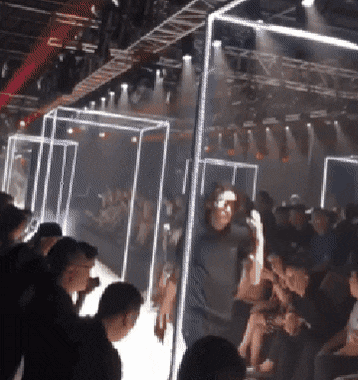 퍼포먼스다 vs 안넘어진척.gif | 인스티즈