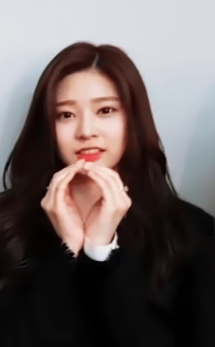 애잔한 개굴아씨 아이즈원 김민주.jpgif | 인스티즈