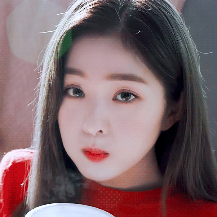 죽 먹는 모습도 이쁜 아이린.gif | 인스티즈
