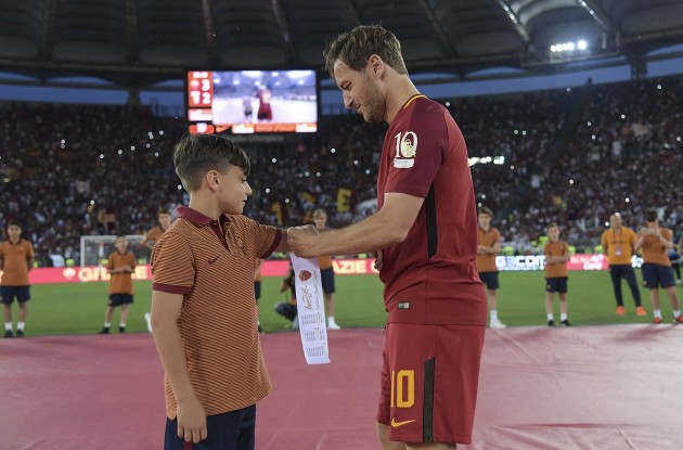 다시보는 토티 은퇴식 | 인스티즈