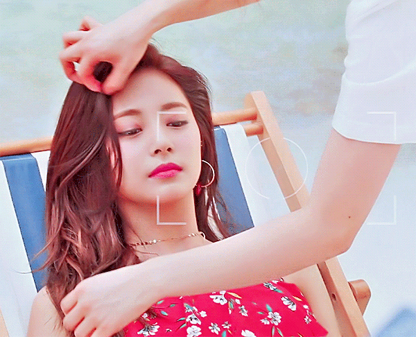 요즘 살다 살다 이렇게 예쁠수있나 싶은 아이돌 ㄷㄷㄷ | 인스티즈