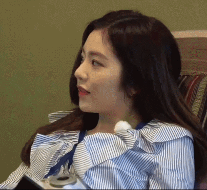 레드벨벳 아이린 발마사지.gif | 인스티즈