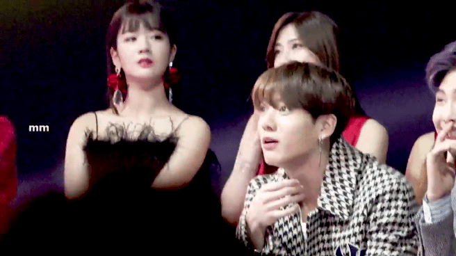 BJ감스트가 본인 소개하니까 좋아죽는 방탄소년단 정국 .gif | 인스티즈