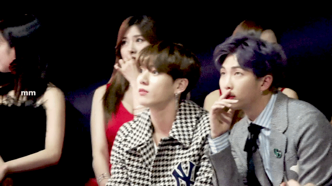 BJ감스트가 본인 소개하니까 좋아죽는 방탄소년단 정국 .gif | 인스티즈