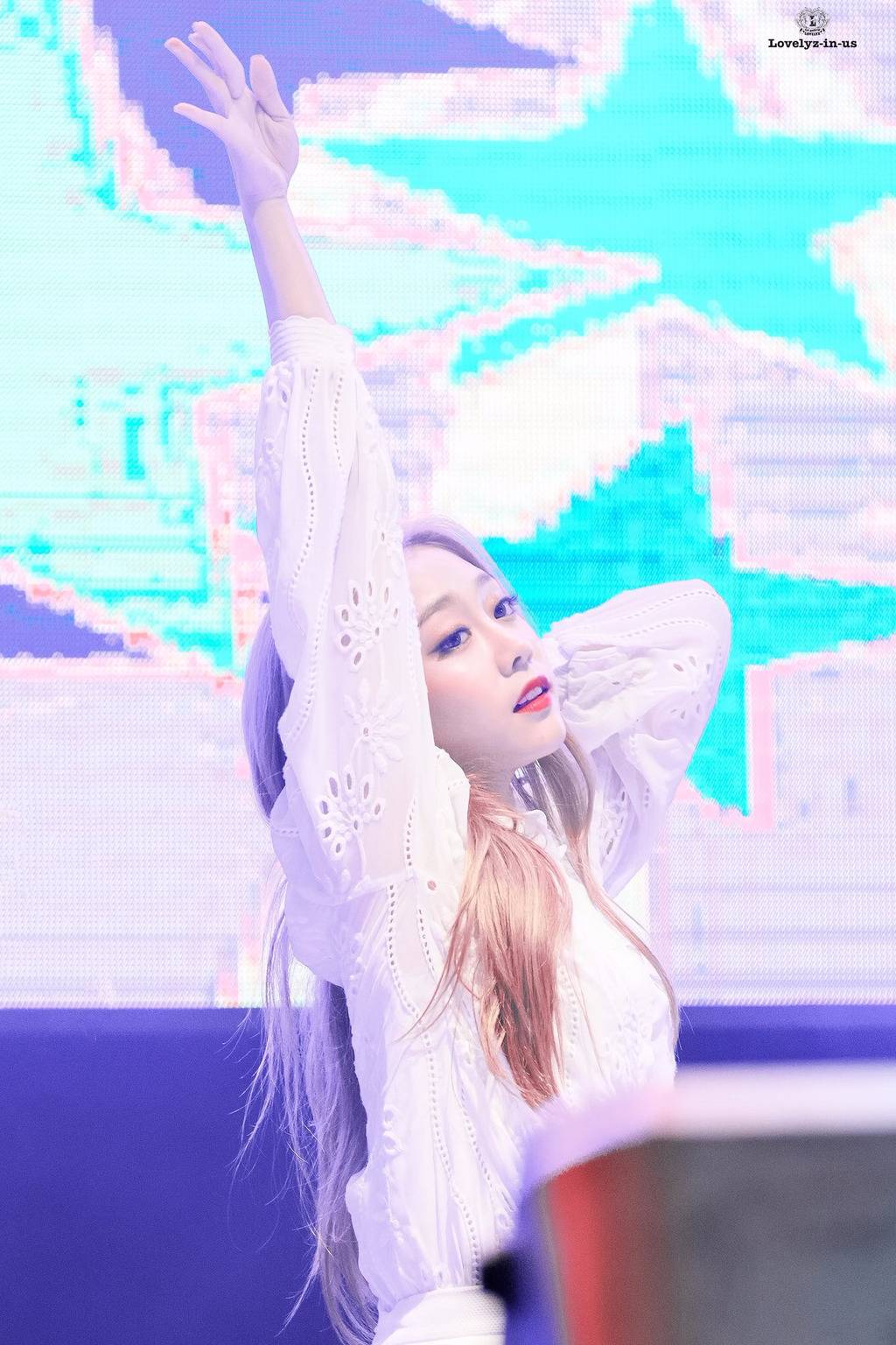 [러블리즈] 같이 여행가기로 한 형에게 일이 생겨서 여행이 취소되서 지수 | 인스티즈