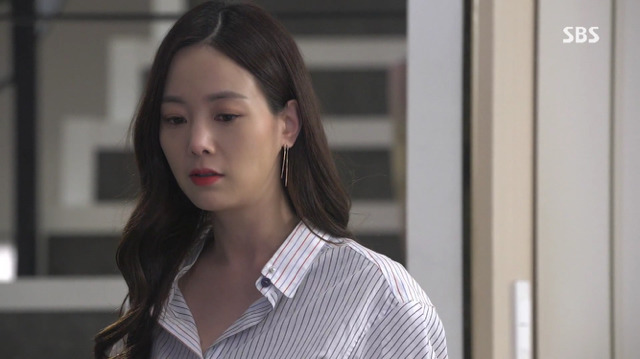 대놓고 러브라인인데 러브라인 아닌척하는 언니는 살아있다 구세경X김은향 | 인스티즈