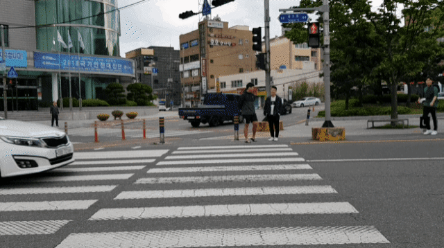 뚜벅이 치게 하는 운전자들 | 인스티즈
