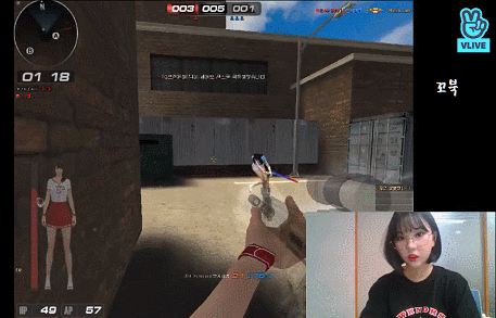 서든어택하는 여자친구 신비와 은하.gif | 인스티즈