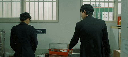 여캐가 사랑에 빠지는 이유가 완벽하게 납득되는 드라마.jpgif | 인스티즈