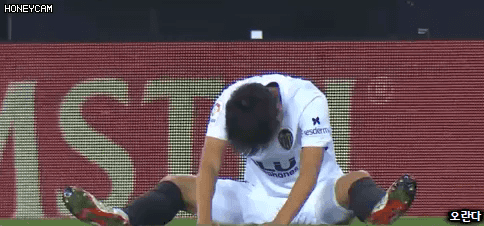 헐 이강인 가격당해 출혈...gif | 인스티즈