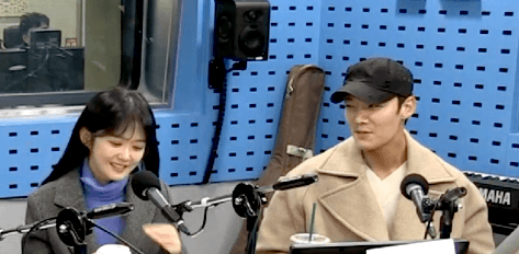 [황후의품격] 팔짱끼라는 사회자 말에 남주에게 자기 팔 내주는 여주 | 인스티즈