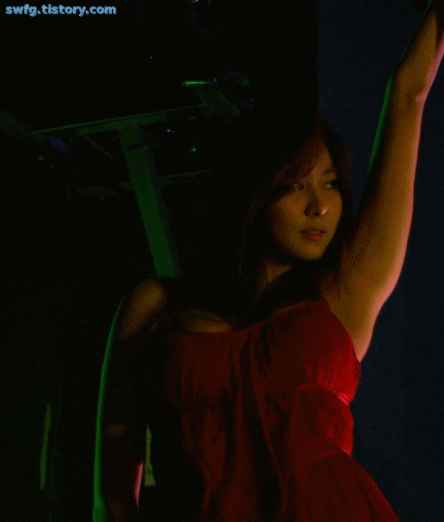 클럽에서 봉춤추는 유이 | 인스티즈