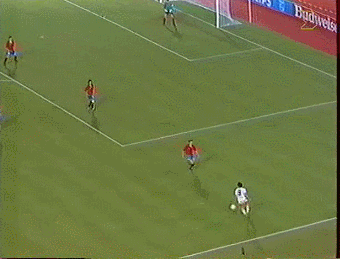 스페인 수비 2명 한번에 뚫어버리는 황보관 | 인스티즈