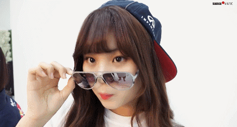 마냥 귀엽기만했던 여아이돌이 갑자기 심장 때리고 가는 경우.jpg | 인스티즈