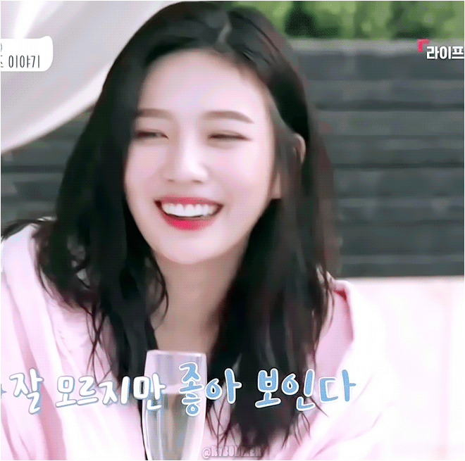 웃는얼굴이 예쁜 레드벨벳 조이.gif | 인스티즈
