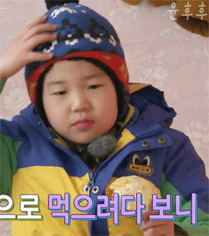[아빠어디가] 모자가 갑갑한 윤민수 아들 후.gif | 인스티즈