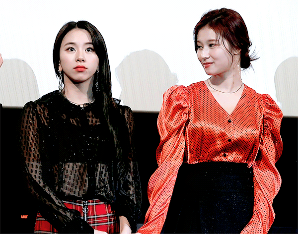 유혹하는 사나.gif | 인스티즈