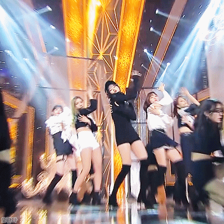 181209 인기가요 라붐 해인 ㄷㄷ.gif | 인스티즈