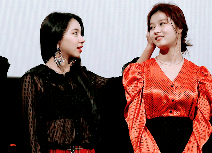 남자도 모자라서 동료도 유혹하는 사나 | 인스티즈