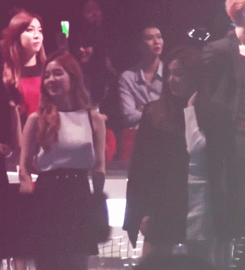 박진영의 파격적인 퍼포먼스를 보고 기겁하는 레벨 슬기.gif | 인스티즈