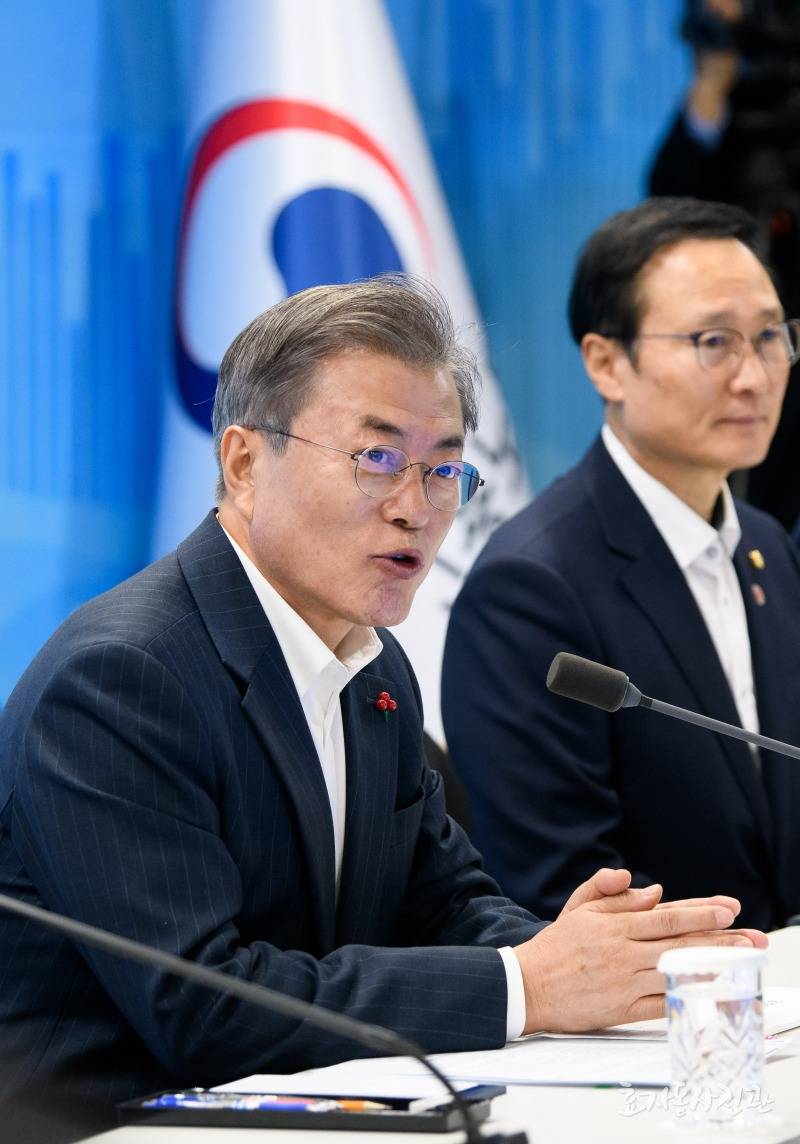 문 대통령과 공무원들의 만남 | 인스티즈