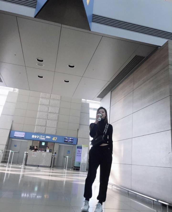 홍콩 mama 가는 오마이걸 유아.jpg | 인스티즈