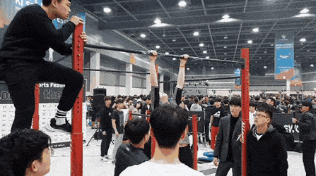 턱걸이 잘하는 여자.gif | 인스티즈