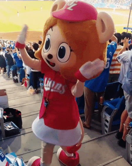 2020년 치어리더가 다 사라진 후.GIF | 인스티즈