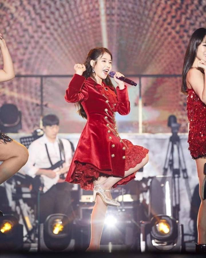 홍콩 콘서트 아이유 .gif | 인스티즈