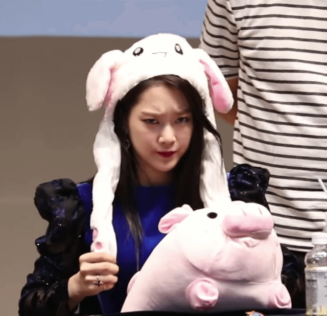 오마이걸 토끼 모자.gif | 인스티즈